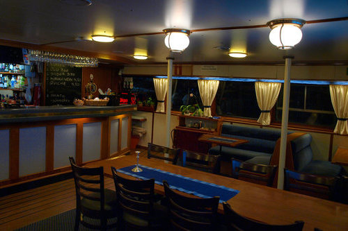 "Dinner Cruise" oder eine Mahlzeit auf dem Meer mit dem Dampfschiff "Katharina" / Pootsmani mess