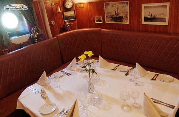 7/10 Restaurant-Steamship Admiral