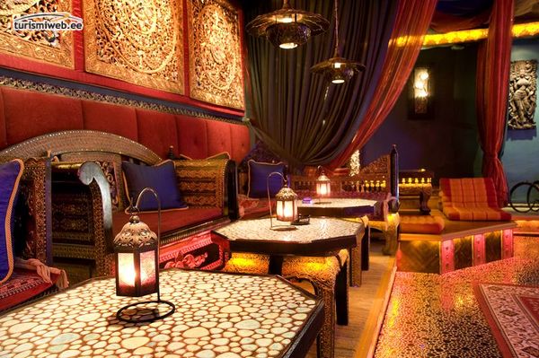 5/12 Calif Oriental Lounge