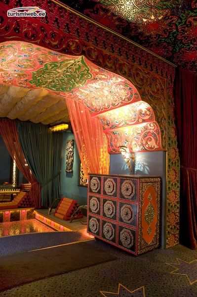 3/12 Calif Oriental Lounge