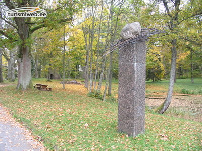 1/1 Raven's Stone In Rõuge Park