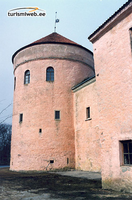 3/10 Koluvere Castle