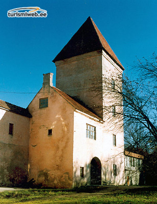4/10 Koluvere Castle