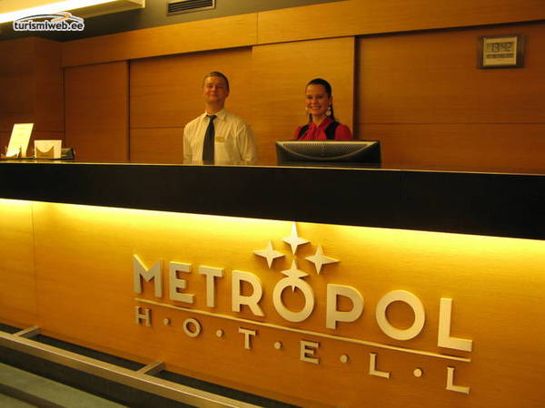2/10 Metropol Hotell