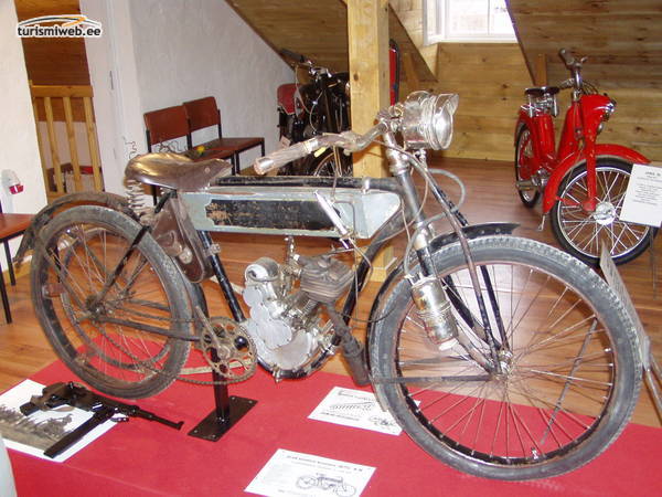 3/13 Das Motorradmuseum in Kurtna