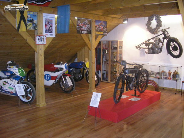 5/13 Das Motorradmuseum in Kurtna
