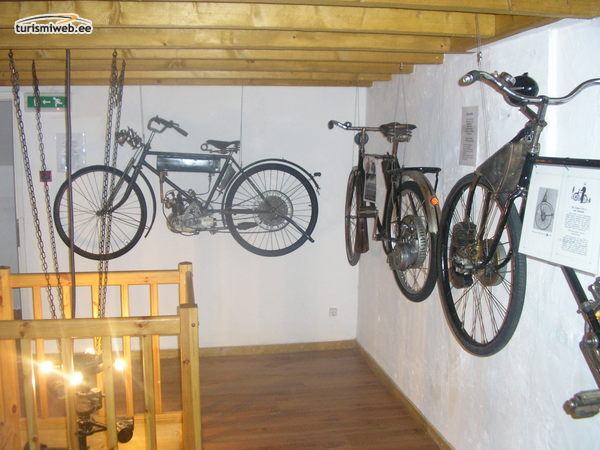 7/13 Das Motorradmuseum in Kurtna