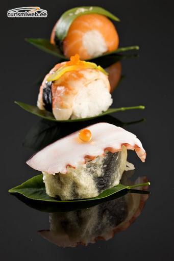 4/12 Silk Sushi Bar Kullassepa tn-l