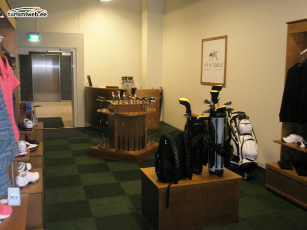 8/10 Weir Golf Studio