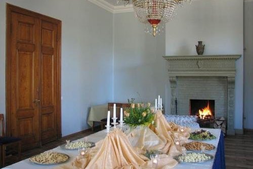 Olustvere Manor / A big fireplace room