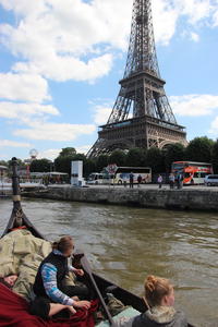 Elektromobiilne viikingilaev Turm alustas reisi Pariisist kodu poole